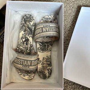 Dior light grey sandals